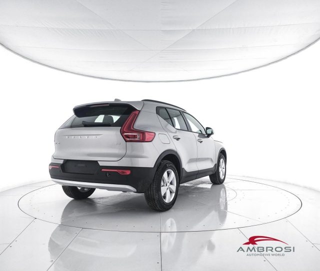 VOLVO XC40 B3 MILD HYBRID BENZINA ESSENTIAL - foto 3