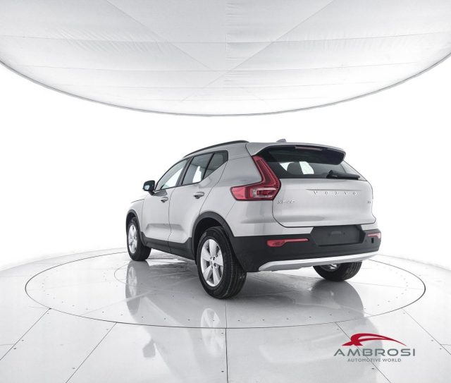 VOLVO XC40 B3 MILD HYBRID BENZINA ESSENTIAL - foto 4