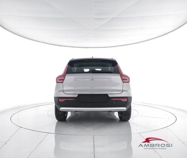 VOLVO XC40 B3 MILD HYBRID BENZINA ESSENTIAL - foto 6