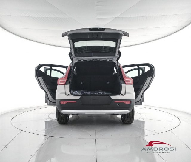 VOLVO XC40 B3 MILD HYBRID BENZINA ESSENTIAL - foto 7
