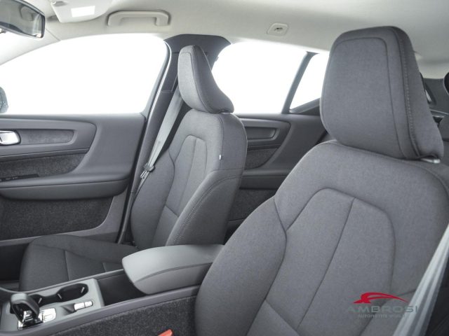 VOLVO XC40 B3 MILD HYBRID BENZINA ESSENTIAL - foto 8