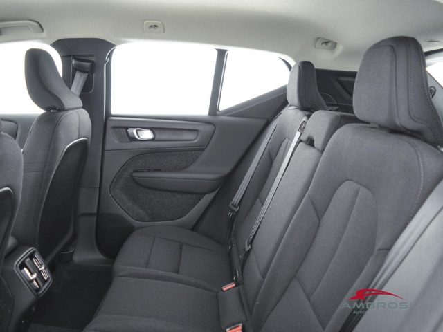 VOLVO XC40 B3 MILD HYBRID BENZINA ESSENTIAL - foto 9