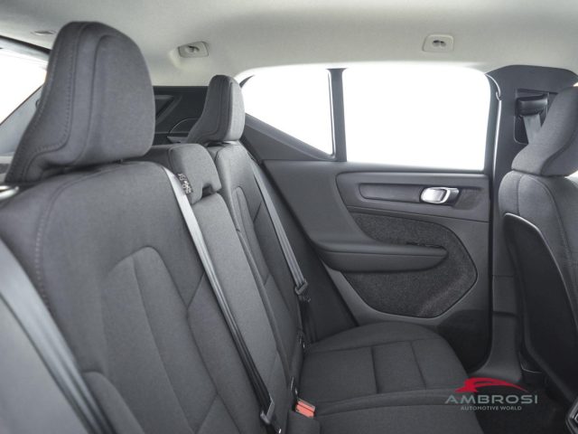 VOLVO XC40 B3 MILD HYBRID BENZINA ESSENTIAL - foto 10