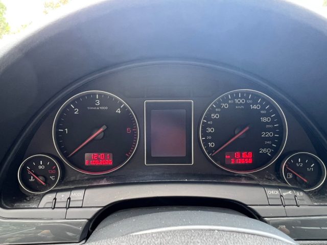 AUDI A4 1.9 TDI/130 CV CAT AVANT - foto 15