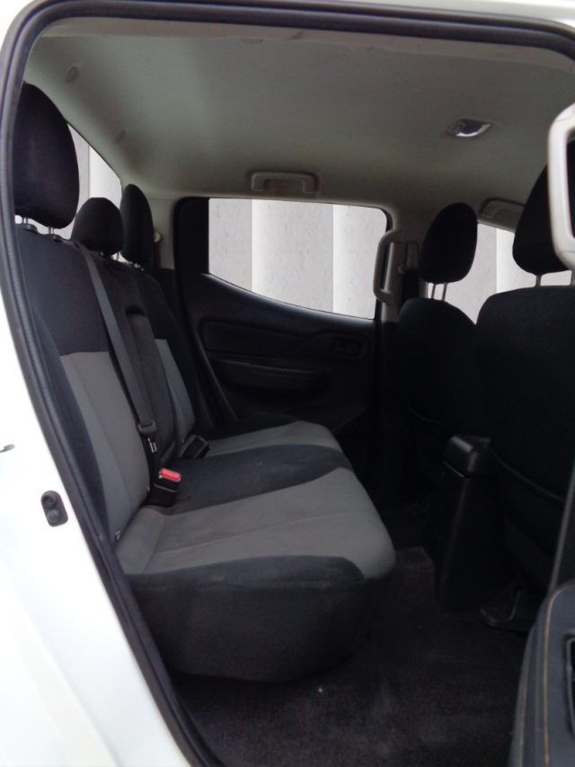 MITSUBISHI L200 2300 D DOUBLE CAB 4X4 CARPLAY IT - foto 8
