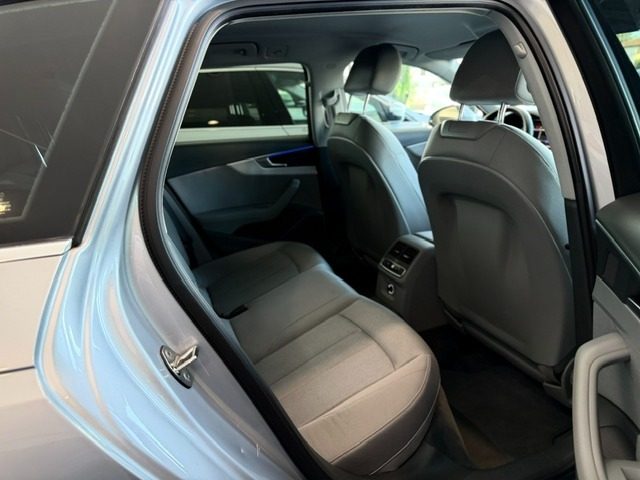 AUDI A4 AVANT 40 TDI 190CV*R19*FARI MATR - foto 18