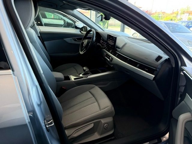 AUDI A4 AVANT 40 TDI 190CV*R19*FARI MATR - foto 17