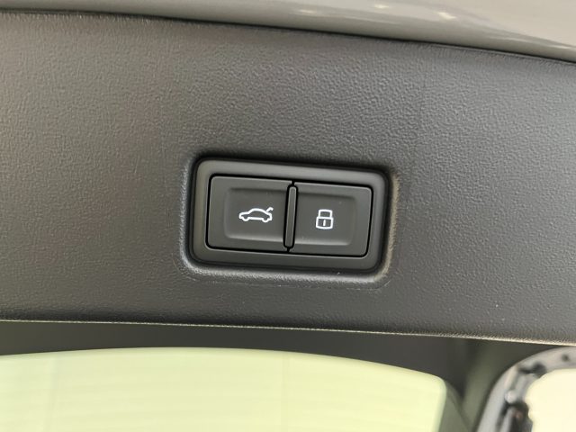 AUDI E-TRON Q4 SPORTBACK  40 - foto 9