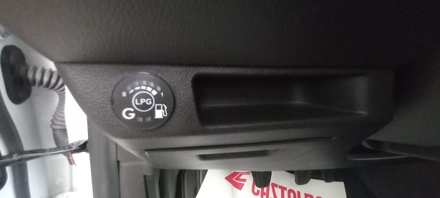 RENAULT CLIO TCE 100 CV GPL 5 PORTE EVOLUTION - foto 14