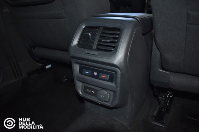 VOLKSWAGEN TIGUAN 2.0 TDI SCR DSG ADVANCED BLUEMOT - foto 19