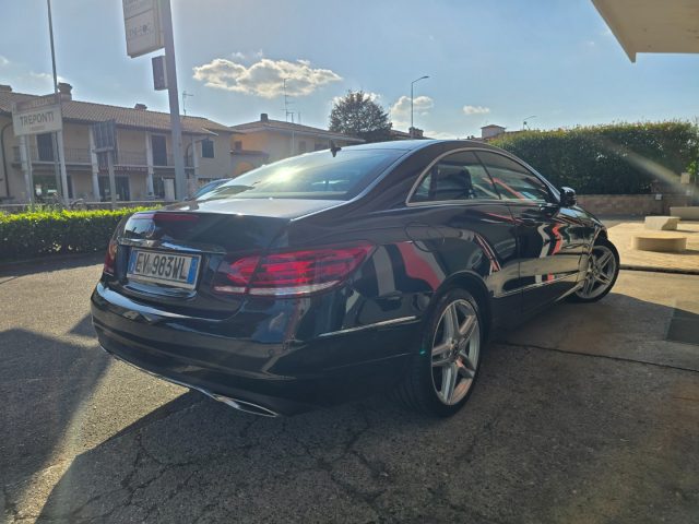 MERCEDES-BENZ E 220 CDI COUPÉ PREMIUM AMG AUTOMATICA - foto 11