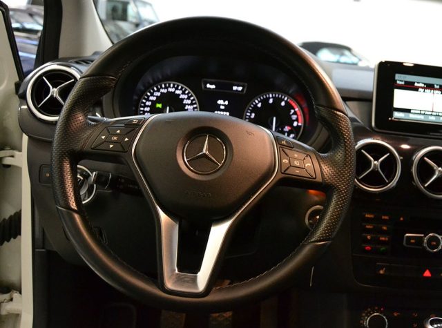 MERCEDES-BENZ B 180 SPORT - NAVI-PDC-XENON - KM 43.0 - foto 9