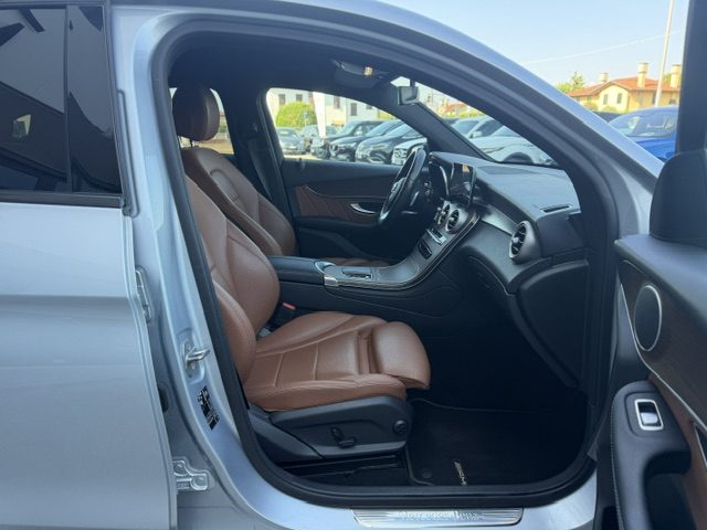 MERCEDES-BENZ GLC 220 D 4MATIC COUPÉ PREMIUM PLUS AMG - foto 17