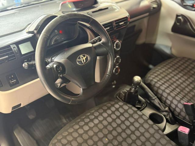 TOYOTA IQ 1.0 SOL - foto 9