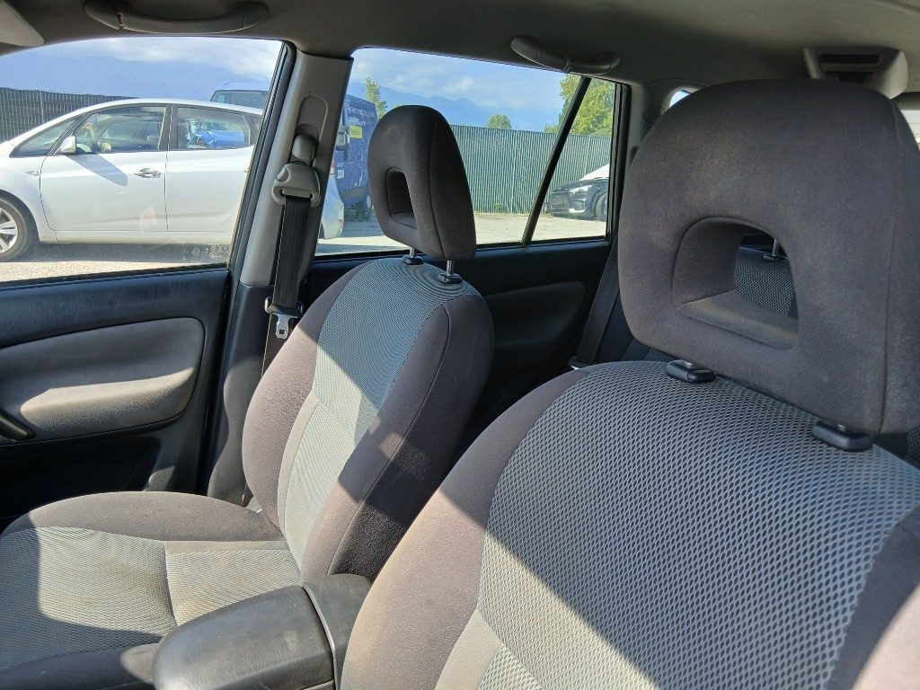 Bild von TOYOTA RAV 4 2.0 Tdi D-4D cat 5 porte del 10/2004 km 312491