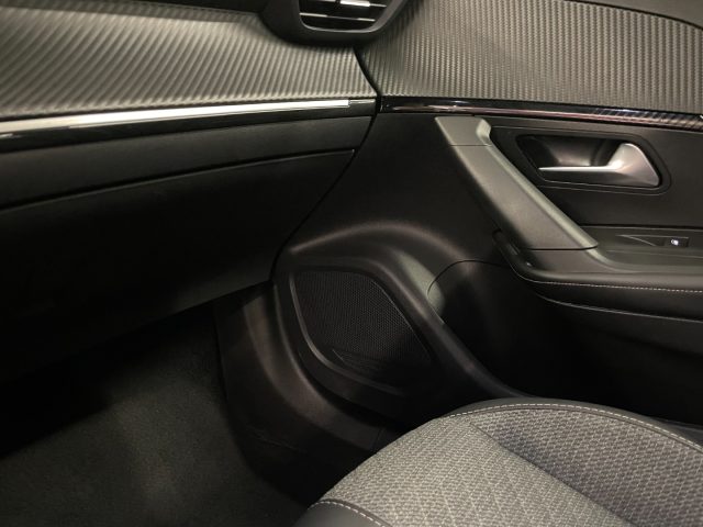 PEUGEOT 2008 1.2 HYBRID 145 CV E-DCS6 ALLURE - foto 22