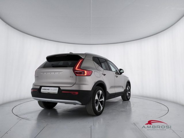 VOLVO XC40 2.0 B3 CORE AUTO - foto 3