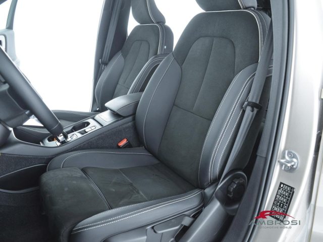 VOLVO XC40 2.0 B3 CORE AUTO - foto 11