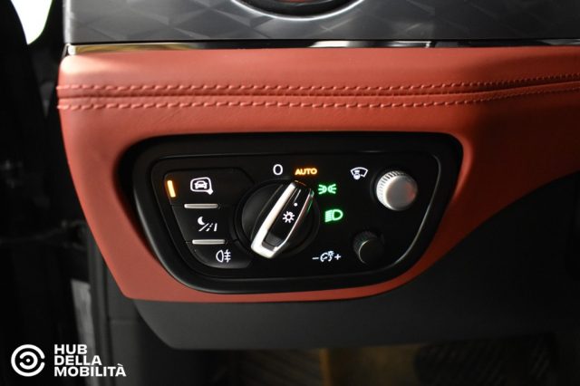 BENTLEY BENTAYGA V8 S MULLINER - foto 34