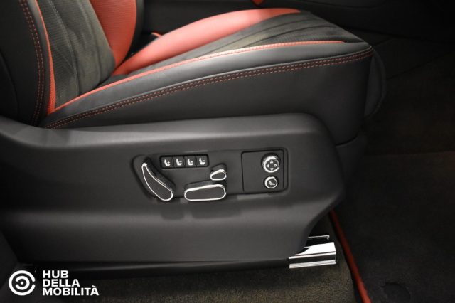 BENTLEY BENTAYGA V8 S MULLINER - foto 36