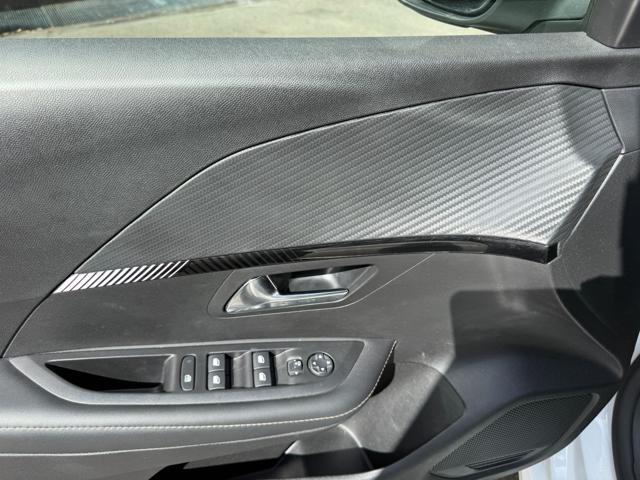 PEUGEOT 208 HYBRID 100 E-DCS6 ALLURE - foto 18