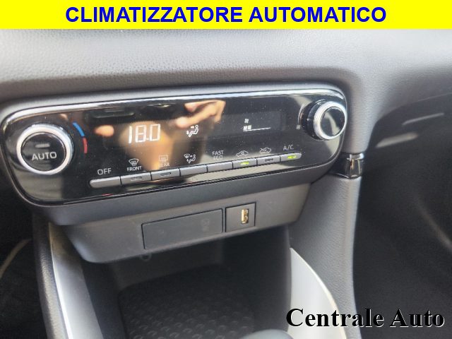 TOYOTA YARIS 1.5 HYBRID 5 PORTE LOUNGE - foto 14