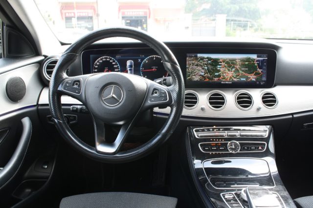 MERCEDES-BENZ E 220 D S.W. 4MATIC AUTO BUSINESS SPOR - foto 14