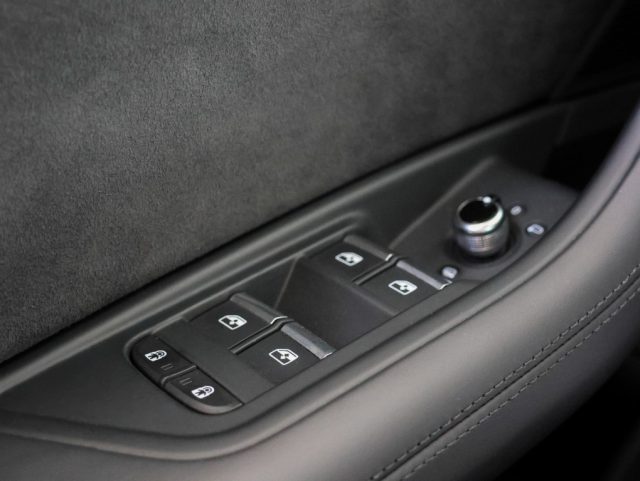 AUDI RS 4 AVANT TFSI QUATTRO S-TRONIC *P - foto 27
