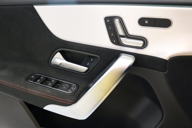 MERCEDES-BENZ A 35 AMG 4MATIC - foto 19