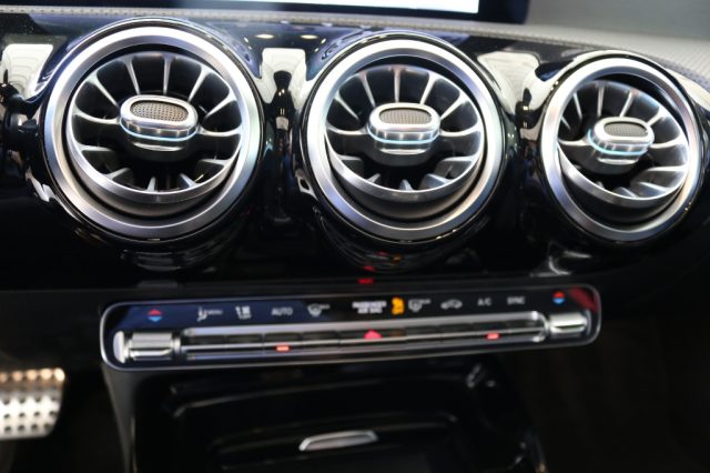 MERCEDES-BENZ A 35 AMG 4MATIC - foto 20
