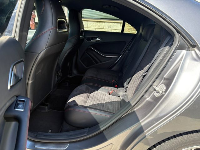 MERCEDES-BENZ CLA 180 CDI PREMIUM AMG - foto 9