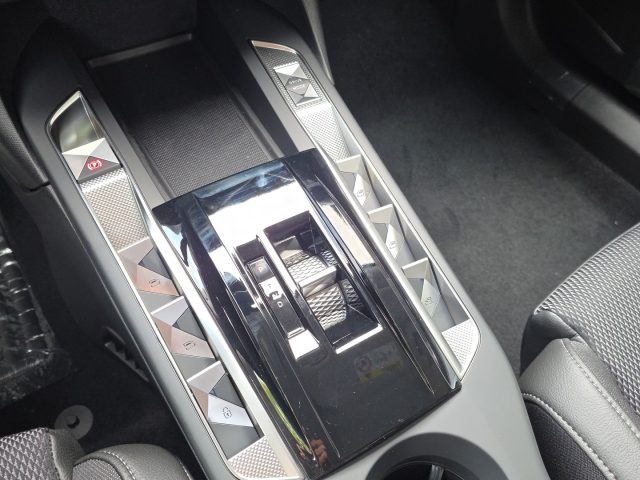 DS AUTOMOBILES DS 3 HYBRID 145 PALLAS+ - foto 15