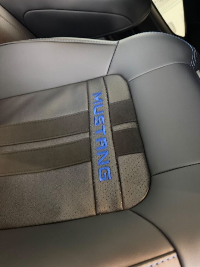 FORD MUSTANG 2.3 ECOBOOST AUT. - foto 34
