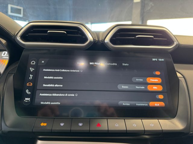 MG ZS HYBRID+ LUXURY 197CV TETTO APRIB - foto 32
