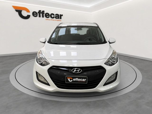 HYUNDAI I30 WAGON 1.6 CRDI COMFORT - foto 2