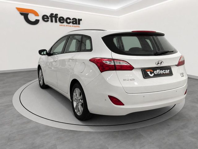 HYUNDAI I30 WAGON 1.6 CRDI COMFORT - foto 4