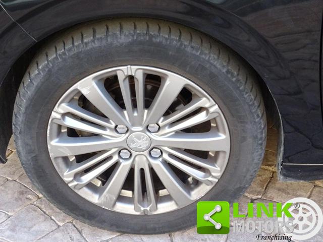 PEUGEOT 208 5 PORTE 1.2 82 CV - foto 13