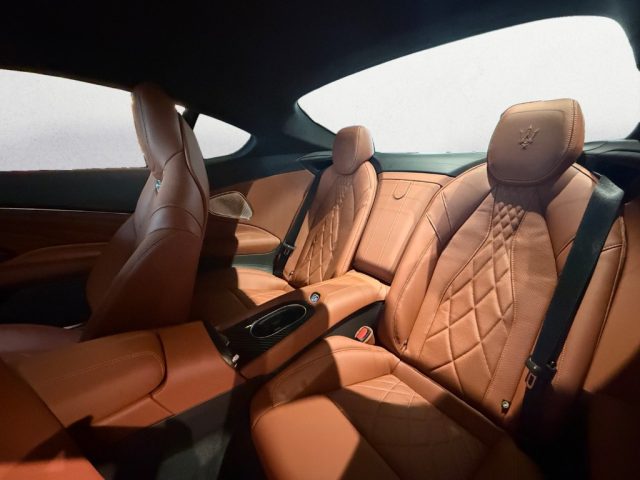 MASERATI GRANTURISMO MY27 V6 490 CV AWD MODENA - foto 9