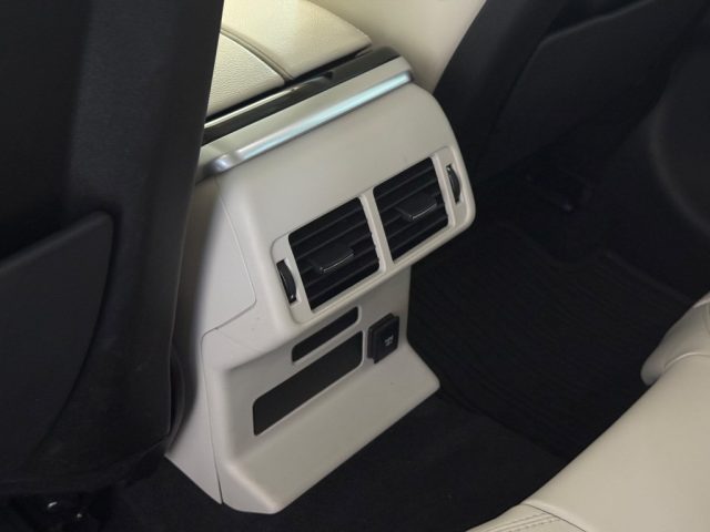LAND ROVER RANGE ROVER VELAR 2.0 SI4 300 CV R-DYNAMIC S - foto 23