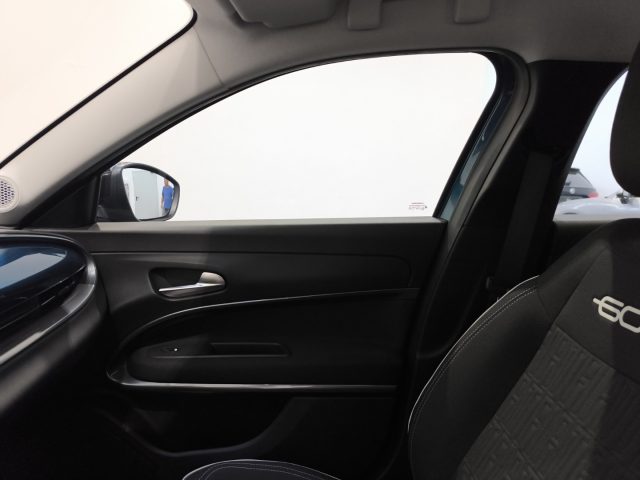 FIAT 600 HYBRID 100CV DCT MHEV ICON - foto 15