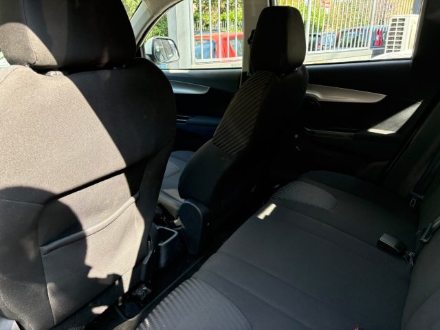 MAHINDRA KUV100 1.2 VVT K6+ - foto 12