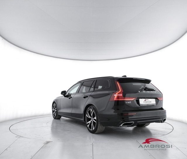 VOLVO V60 B4 (D) GEARTRONIC R-DESIGN - foto 4