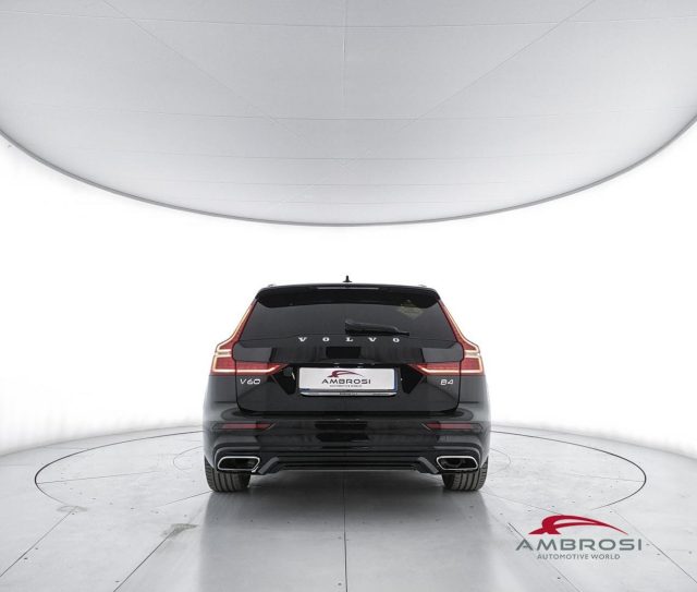 VOLVO V60 B4 (D) GEARTRONIC R-DESIGN - foto 6