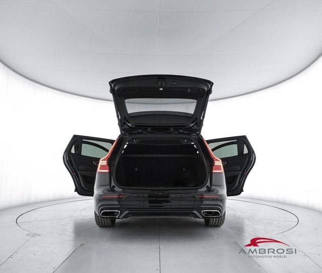 VOLVO V60 B4 (D) GEARTRONIC R-DESIGN - foto 7