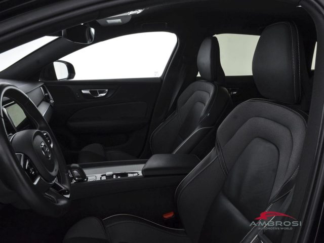 VOLVO V60 B4 (D) GEARTRONIC R-DESIGN - foto 9