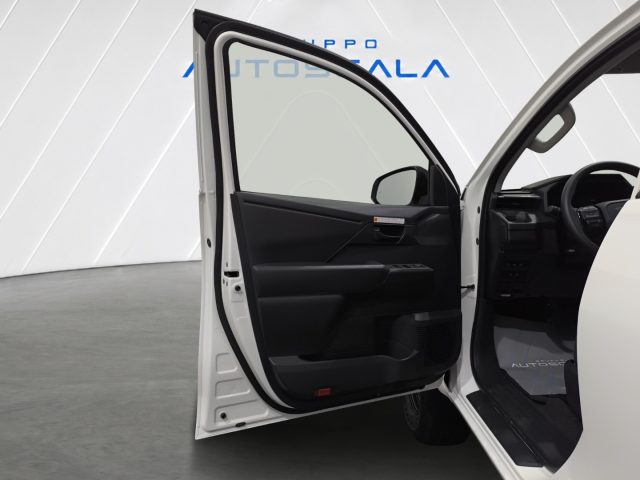 TOYOTA HILUX 2.8 D-4D 204CV 48V DOUBLE CAB HI - foto 7