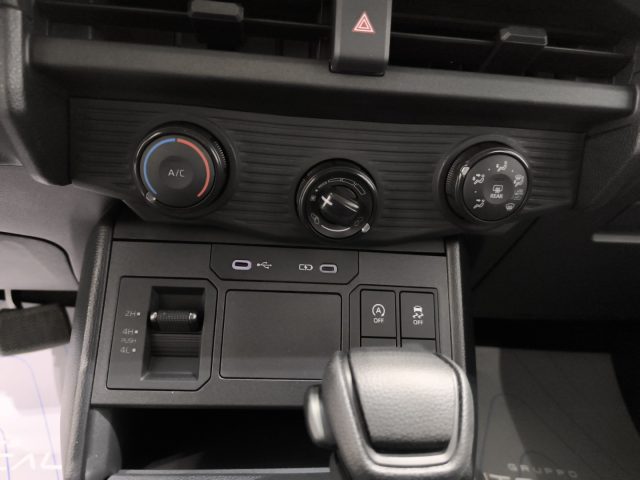 TOYOTA HILUX 2.8 D-4D 204CV 48V DOUBLE CAB HI - foto 13