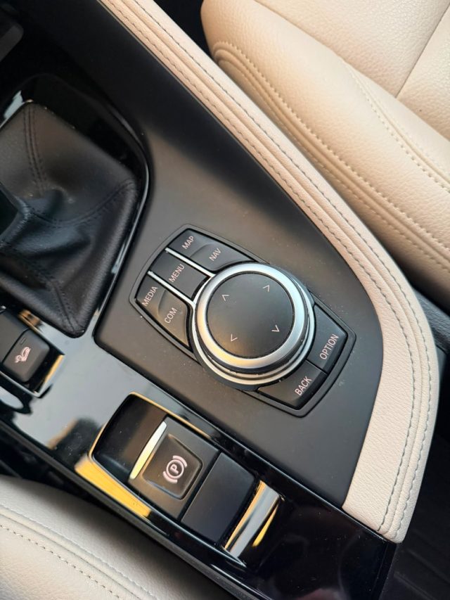 BMW X1 XDRIVE18D XLINE //HEAD UP//LED// - foto 35