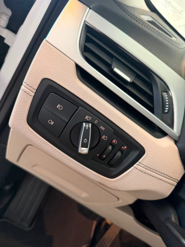 BMW X1 XDRIVE18D XLINE //HEAD UP//LED// - foto 22