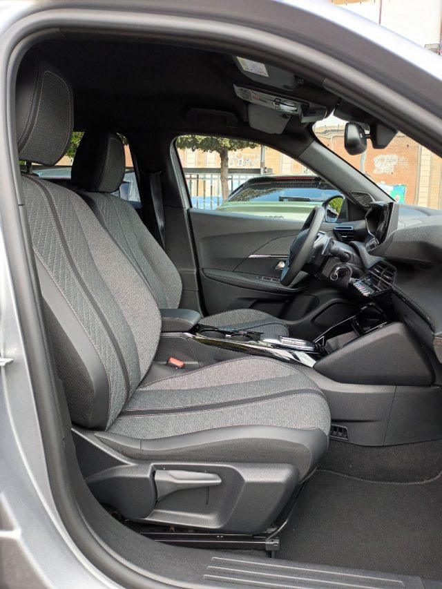 PEUGEOT 2008 1200 HYBRID ALLURE 145CV E-DCS6  - foto 10